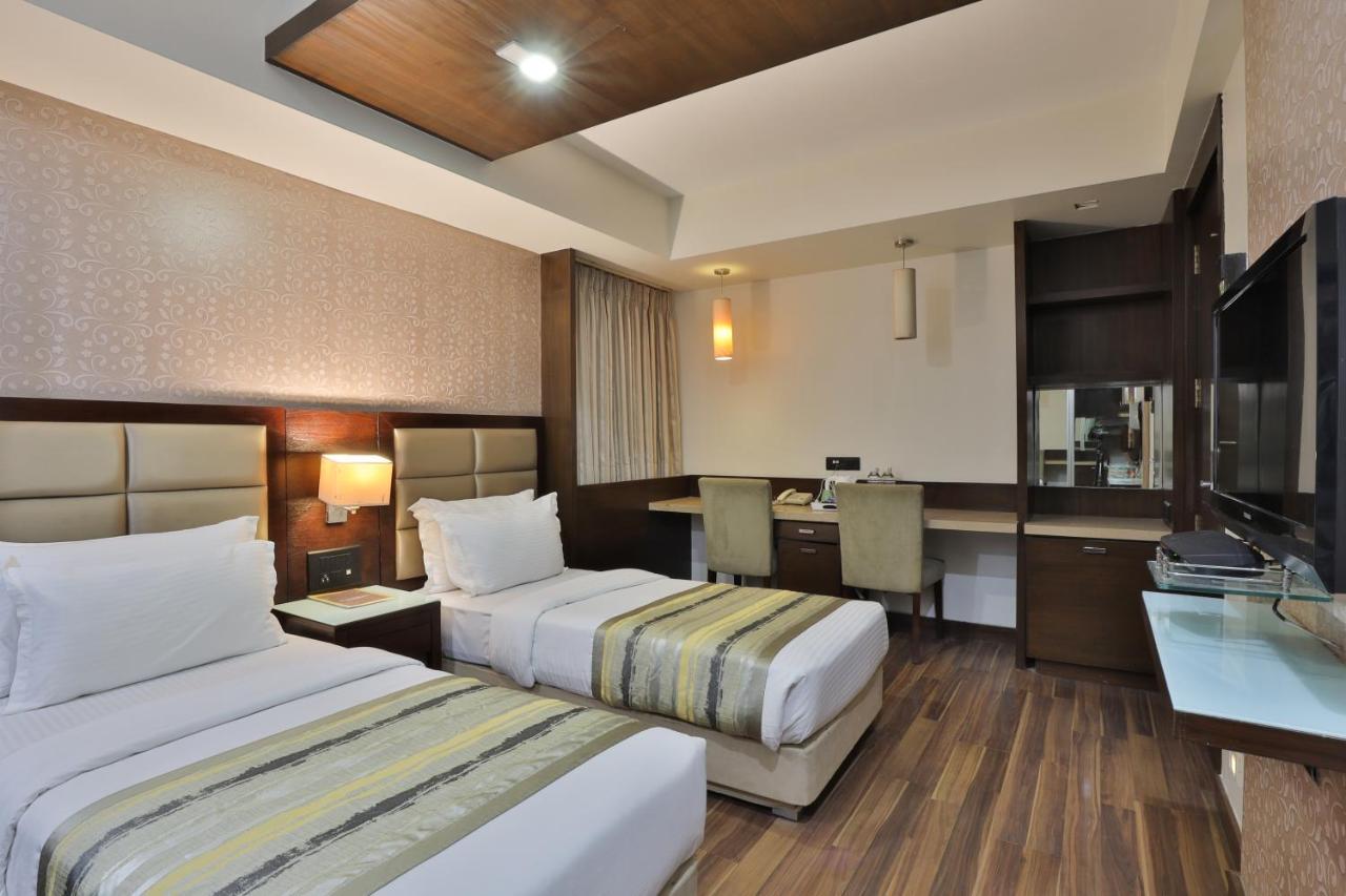Krios Hotel Ahmedabad Exterior photo