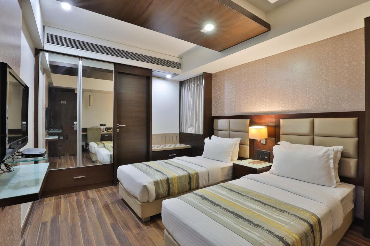 Krios Hotel Ahmedabad Exterior photo