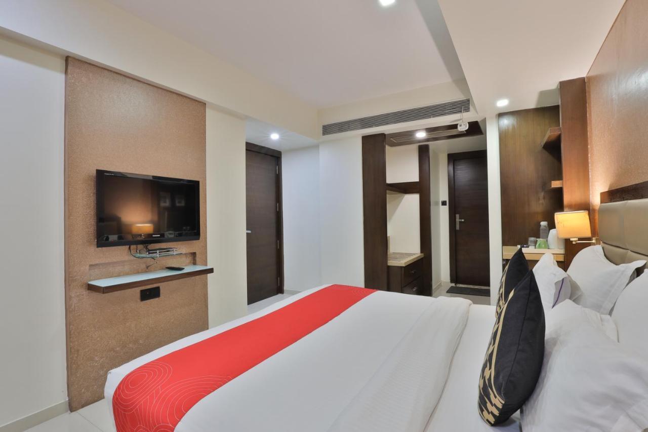 Krios Hotel - Near Sg Highway, Ahmedabad Exterior photo