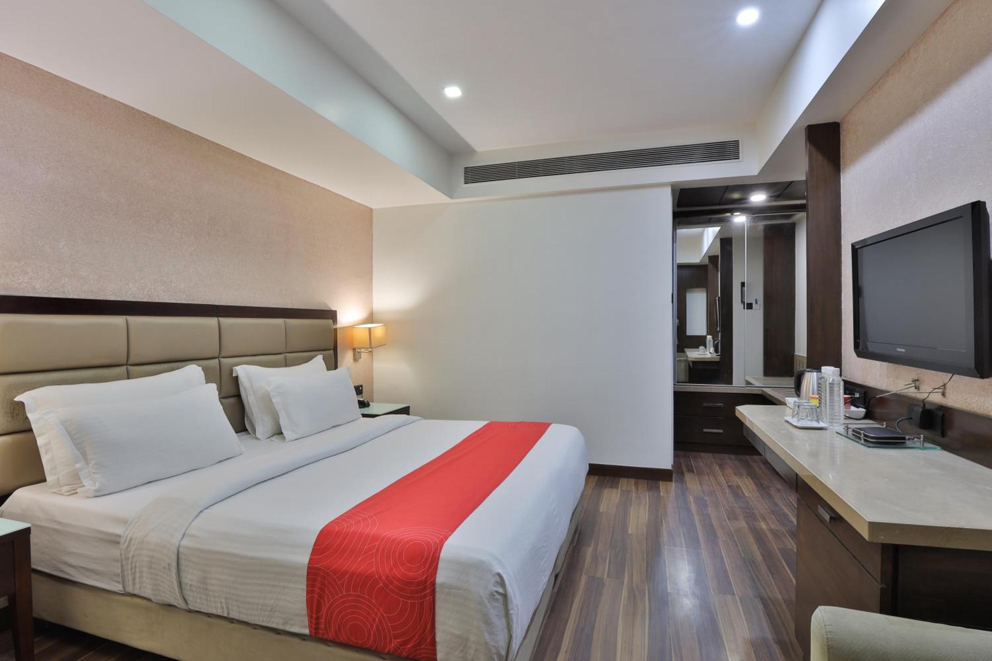 Krios Hotel Ahmedabad Exterior photo