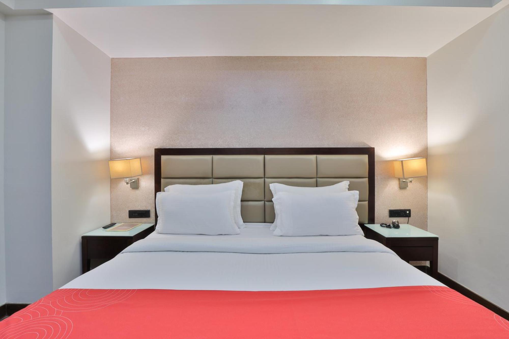 Krios Hotel - Near Sg Highway, Ahmedabad Exterior photo