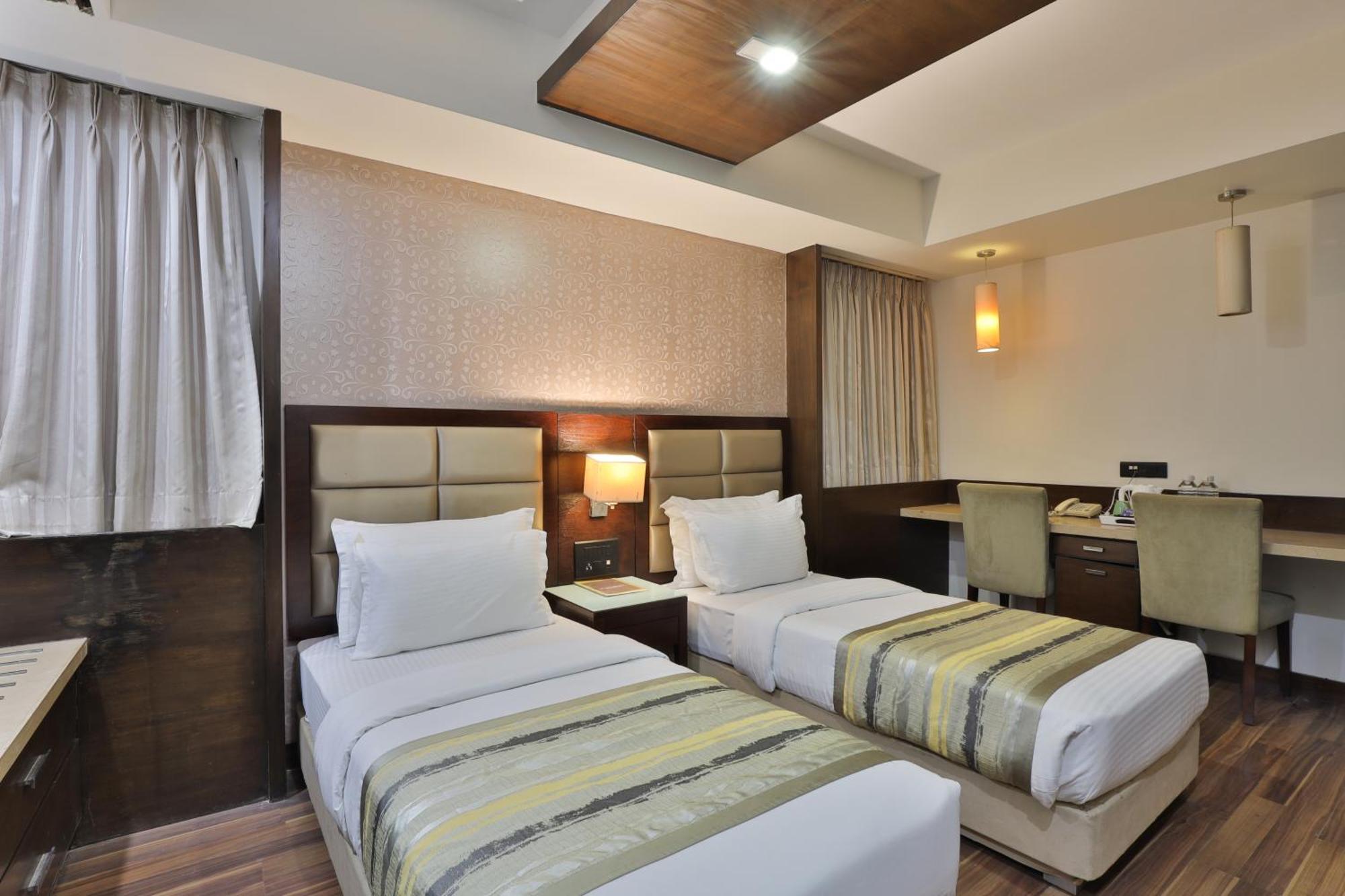 Krios Hotel Ahmedabad Exterior photo