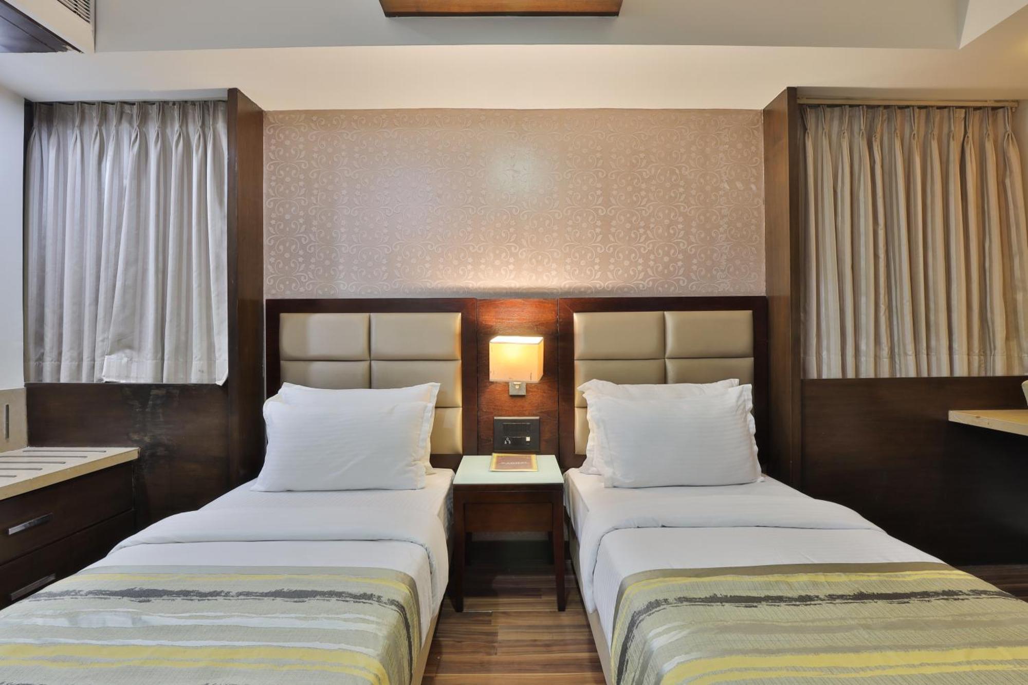 Krios Hotel Ahmedabad Exterior photo